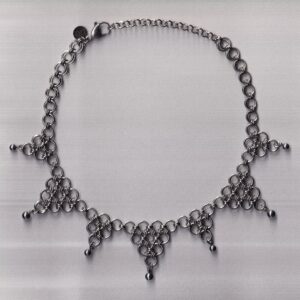 the pierrot collar