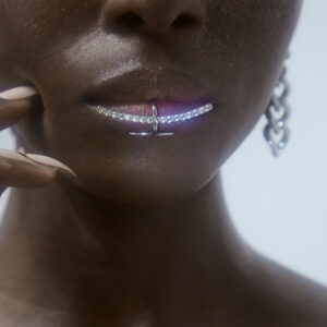 POSE Crystal Decor Lip Cuff
